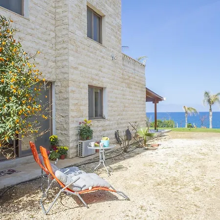 Maistrali Apartment Pomos